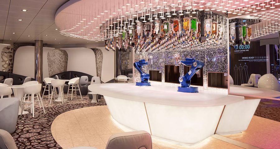 Bionic Bar с роботами-барменами на Symphony of the Seas